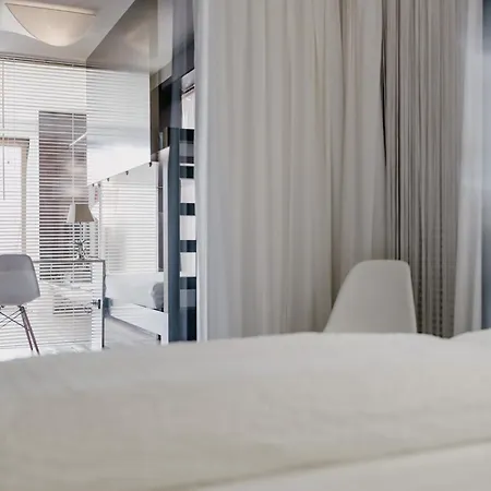 Lama Appartement Aparthotel 4*