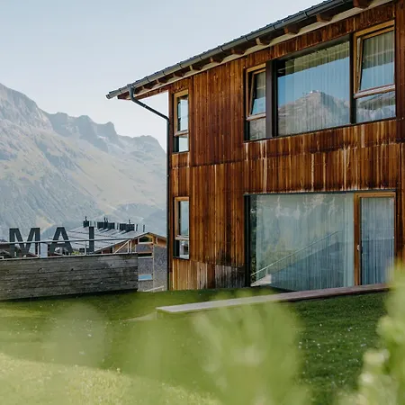Lama Appartement Aparthotel 4*