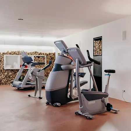 Lama Appartement Aparthotel 4*
